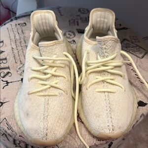 Yeezy Women's Sneakers - Cream